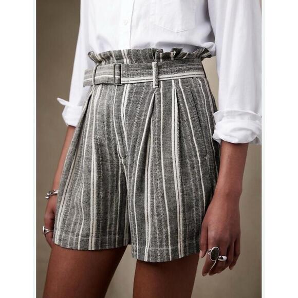 Banana Republic Linen Shorts 6 Paperbag Pleats White Blue Stripes Belted Womens - Picture 1 of 11